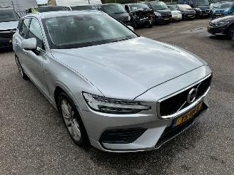 Unfallwagen Volvo V-60 2.0 D4 Momentum AUTOMAAT BJ 2018 291196 KM 2018/10