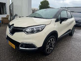 Schadeauto Renault Captur 1.2 AUTOMAAT TCe Dynamique BJ 2016 128.881 KM 2016/2