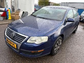 Volkswagen Passat 1.6 FSI AUTOMAAT Trendline picture 1