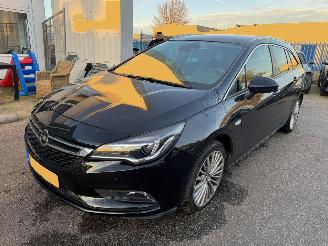 damaged passenger cars Opel Astra 1.4 TURBO AUTOMAAT Online Edition 2017/9
