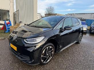 Damaged car Volkswagen ID.3 Pro Business 59 kWh 2024/6