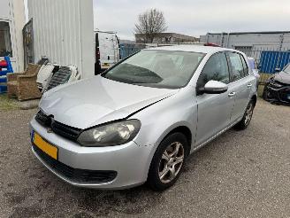 damaged passenger cars Volkswagen Golf 1.4 Trendline 2009/6