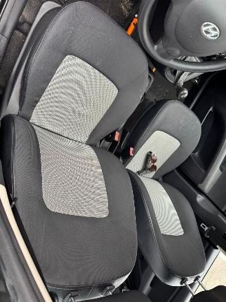 Hyundai I-10 1.1 Active picture 13