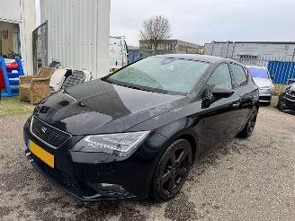 damaged passenger cars Seat Leon 1.6 TDI Limited Edition II 2013/12