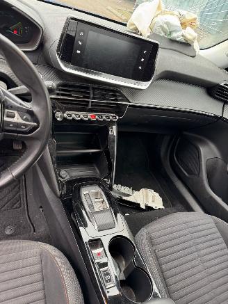 Peugeot e-2008 EV Active Pack 50 kWh picture 13