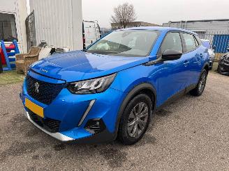 Damaged car Peugeot e-2008 EV Active Pack 50 kWh 2022/6