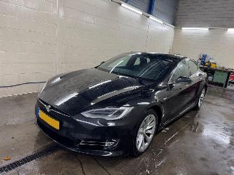 Unfallwagen Tesla Model S 75D Base 2018/12