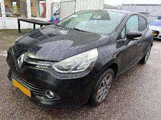 Damaged car Renault Clio 1.5 dCi ECO Night&Day 2014/9