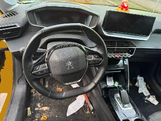 Peugeot e-208 EV Allure Pack 50 kWh AUTOMAAT  BJ 2021 119.125  KM picture 17