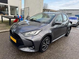 skadebil auto Toyota Yaris 1.5 Hybrid Dynamic AUTOMAAT BJ 2023 39.373 KM 2023/10