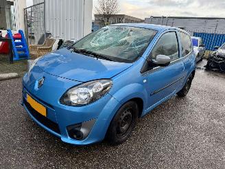 krockskadad bil auto Renault Twingo 1.2-16V Collection BJ 2011 125.698 KM 2011/11