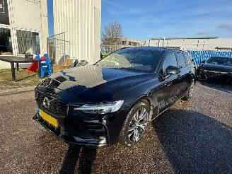 Schadeauto Volvo V-60 2.0 B5 R-Design AUTOMAAT BJ 2021 89.649 KM 2021/7
