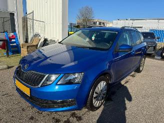 Coche accidentado Skoda Octavia Combi 1.6 AUTOMAAT TDI Greentech Ambition Business 2018/11