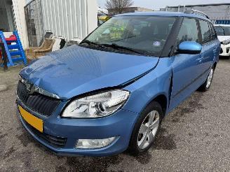 Vaurioauto  passenger cars Skoda Fabia Combi 1.2 TSI Drive 2014/7