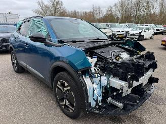 Damaged car Peugeot 2008 1.2 AUTOMAAT Hybrid 145 Allure 2025/12