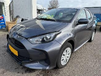 uszkodzony samochody osobowe Toyota Yaris 1.5 Hybrid 115 Comfort 2024/11