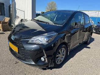 Schadeauto Toyota Yaris Toyota Yaris 1.5 Hybrid Dynamic 2019/10