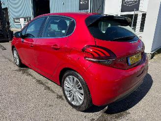 Peugeot 208 1.2 PureTech Allure picture 3