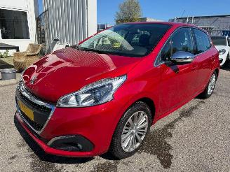 krockskadad bil auto Peugeot 208 1.2 PureTech Allure 2018/4