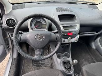 Toyota Aygo 1.0-12V Access picture 10