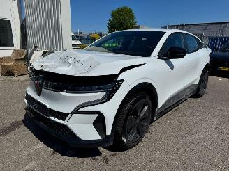 Coche accidentado Renault Mégane E-Tech comfort range evolution business 60 kWh 2025/9