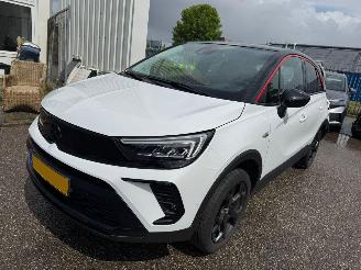 damaged passenger cars Opel Crossland 1.2  AUTOMAAT Turbo Level 4 2024/3