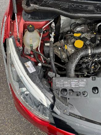 Renault Captur 0.9 TCe Helly Hansen picture 8