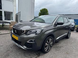 skadebil auto Peugeot 3008 1.2 AUTOMAAT PureTech Blue Lease Premium 2020/5
