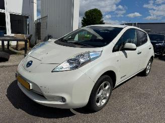 skadebil auto Nissan Leaf Nissan LEAF Tekna Limited Edition 24 kWh 2016/3