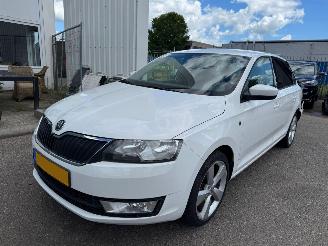krockskadad bil auto Skoda Rapid Spaceback 1.2 TSI Greentech Elegance Businessline Pro 2014/1