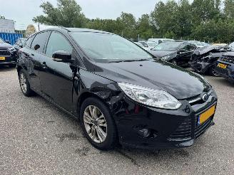 uszkodzony samochody osobowe Ford Focus 1.6 EcoBoost Titanium 2011/12
