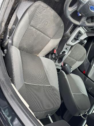 Ford Focus 1.6 EcoBoost Titanium picture 19
