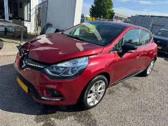 Schadeauto Renault Clio 0.9 TCe Limited 2016/11