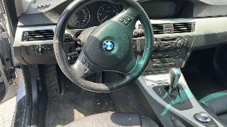 BMW 3-serie 330d AUTOMAAT Dynamic picture 10