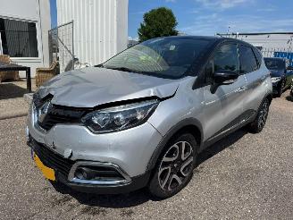 damaged passenger cars Renault Captur 1.2 AUTOMAAT TCe Dynamique 2014/7