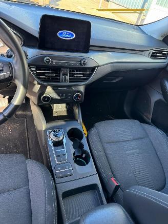 Ford Focus Wagon 1.0 AUTOMAAT EcoBoost Titanium Business picture 14