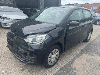 krockskadad bil auto Volkswagen Up! 1.0 BMT move up! BJ 2017 2017/1