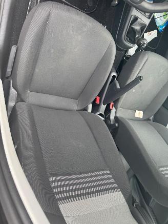 Volkswagen Up! 1.0 BMT move up! BJ 2017 picture 17