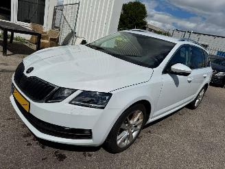 Coche accidentado Skoda Octavia Combi 1.5 AUTOMAAT TSI Greentech Business Edition Plus 2020/1