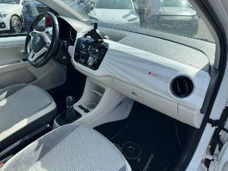 Volkswagen Up! 1.0 BMT up! beats picture 13