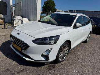 Damaged car Ford Focus Wagon 1.5 AUTOMAAT  EcoBlue Titanium Business 2020/7