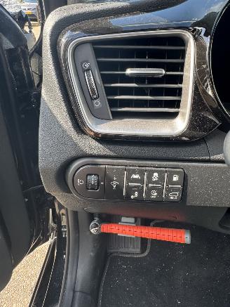 Kia Ceed 1.6 GDI PHEV DynamicPlusLine picture 10