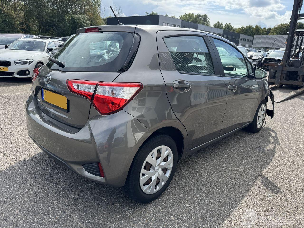 Toyota Yaris 1.5 VVT-I Active AUTOMAAT