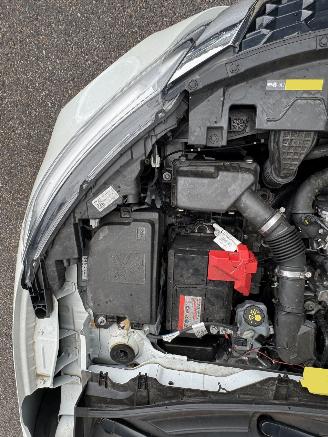 Nissan Juke 1.0 AUTOMAAT DIG-T Tekna picture 15