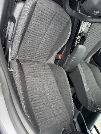 Peugeot 208 EV ActivePack 50 kWh picture 10