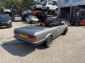 Vrakbiler auto BMW 3-serie 3 serie (E30/2C), Cabrio, 1983 / 1993 325i 1987/5