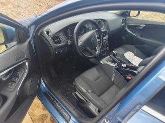 Volvo V-40 2.0 diesel airco picture 7