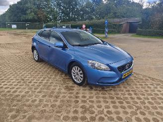 Coche accidentado Volvo V-40 2.0 diesel airco 2015/12