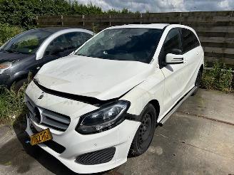 Damaged car Mercedes B-klasse 220 D AMBITION 2019/4