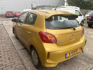 krockskadad bil auto Mitsubishi Space-star 1.2 CONNECT + 2023/11